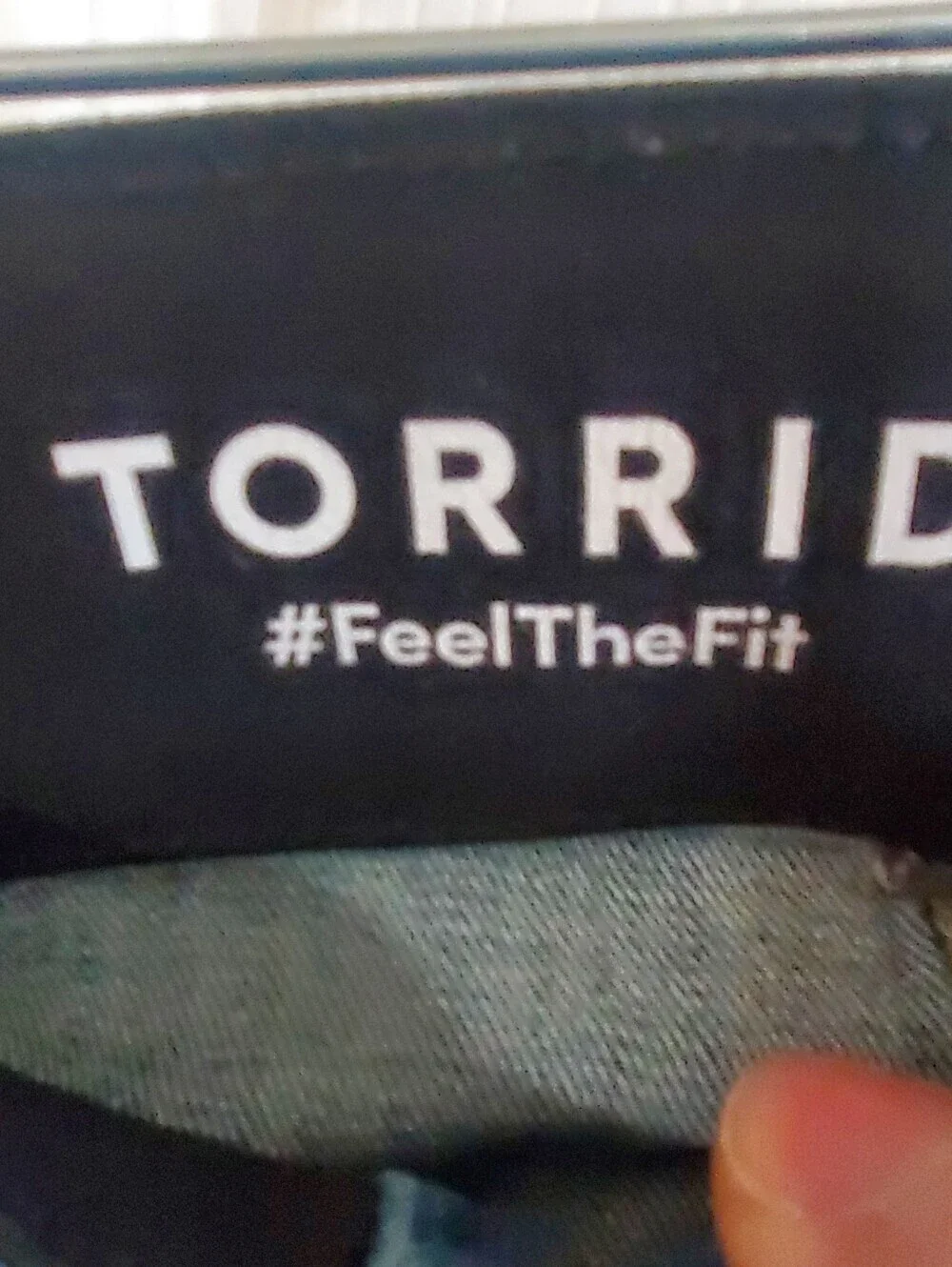 TORRID BOMBSHELL FLARE PREMIUM STRETCH SZ 18 TALL. DENIM JEAN